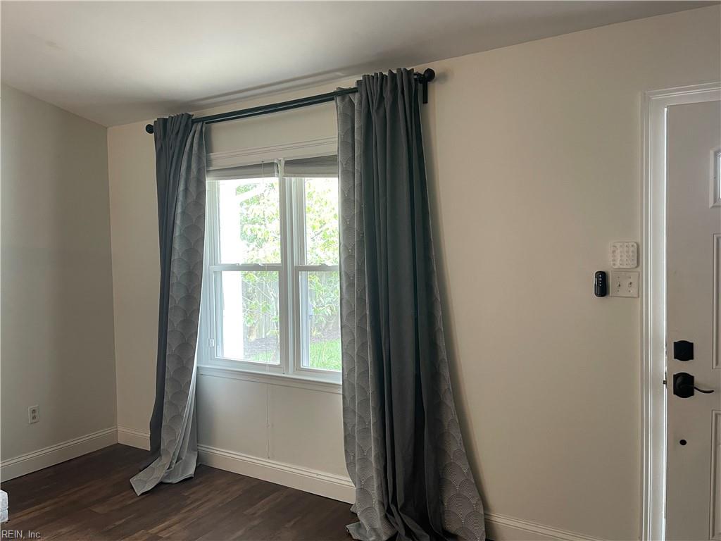3648 Coleridge Ct Property Photo 5