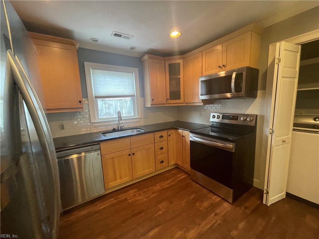 3648 Coleridge Ct Property Photo 7