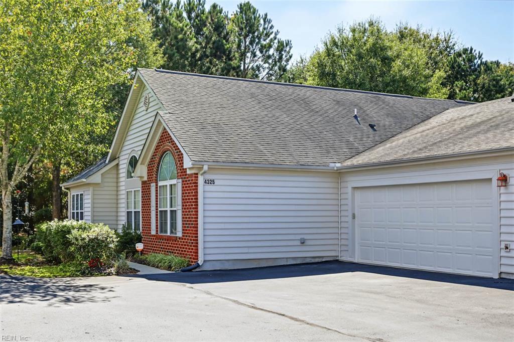4325 Creek Vw E Property Photo 2