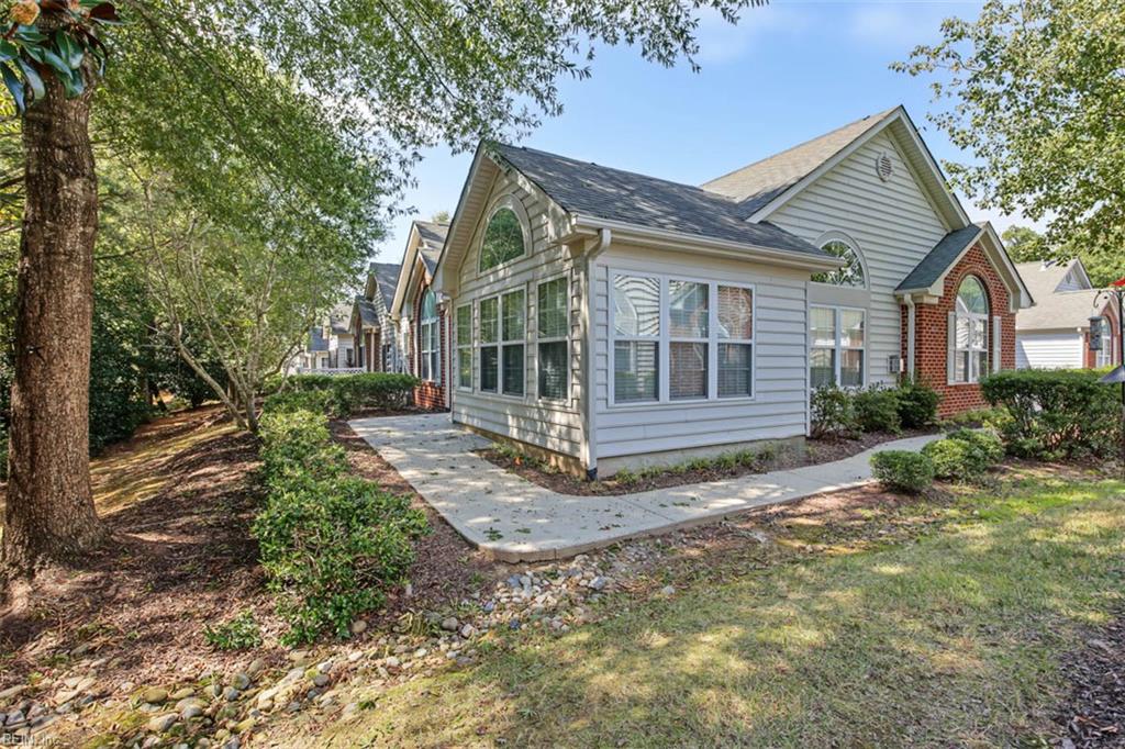 4325 Creek Vw E Property Photo 3