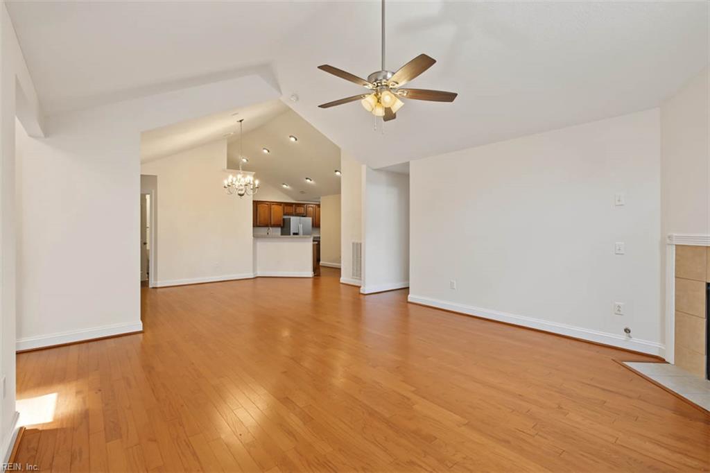 4325 Creek Vw E Property Photo 7
