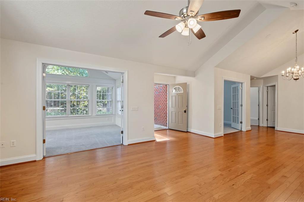 4325 Creek Vw E Property Photo 8
