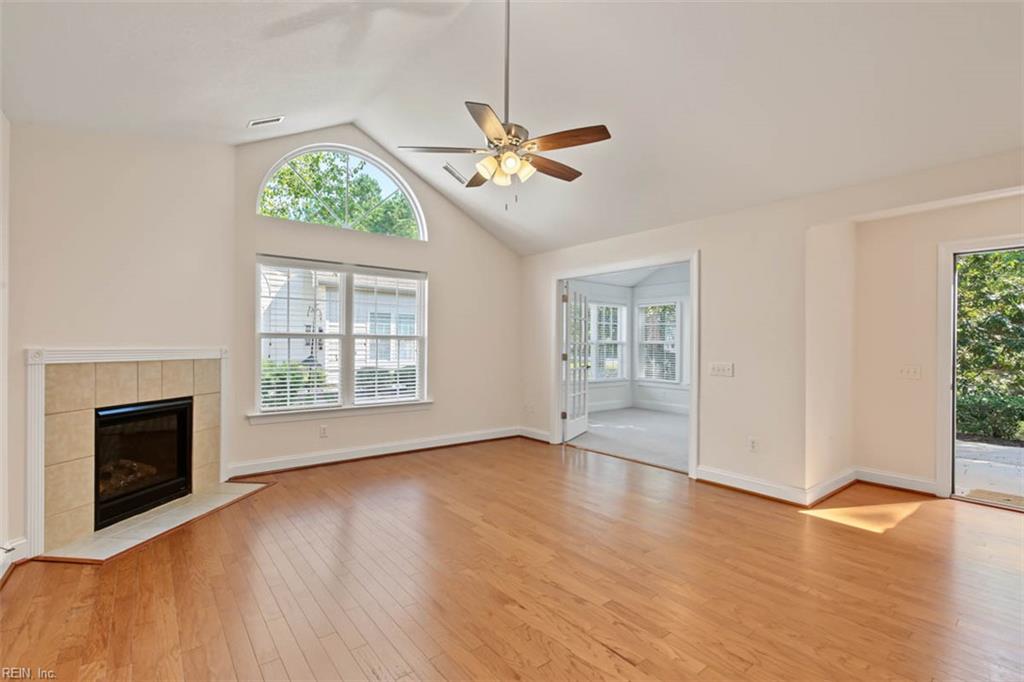 4325 Creek Vw E Property Photo 9