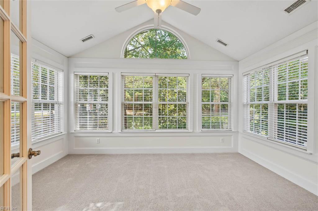 4325 Creek Vw E Property Photo 10