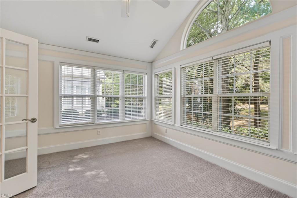 4325 Creek Vw E Property Photo 11