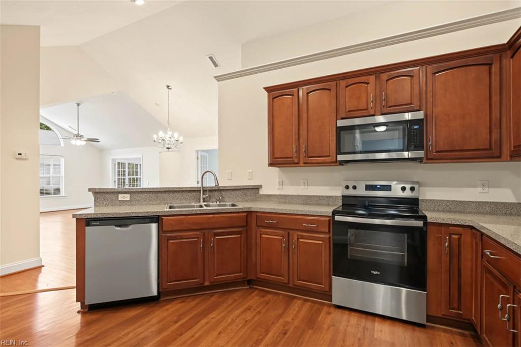 4325 Creek Vw E Property Photo 18