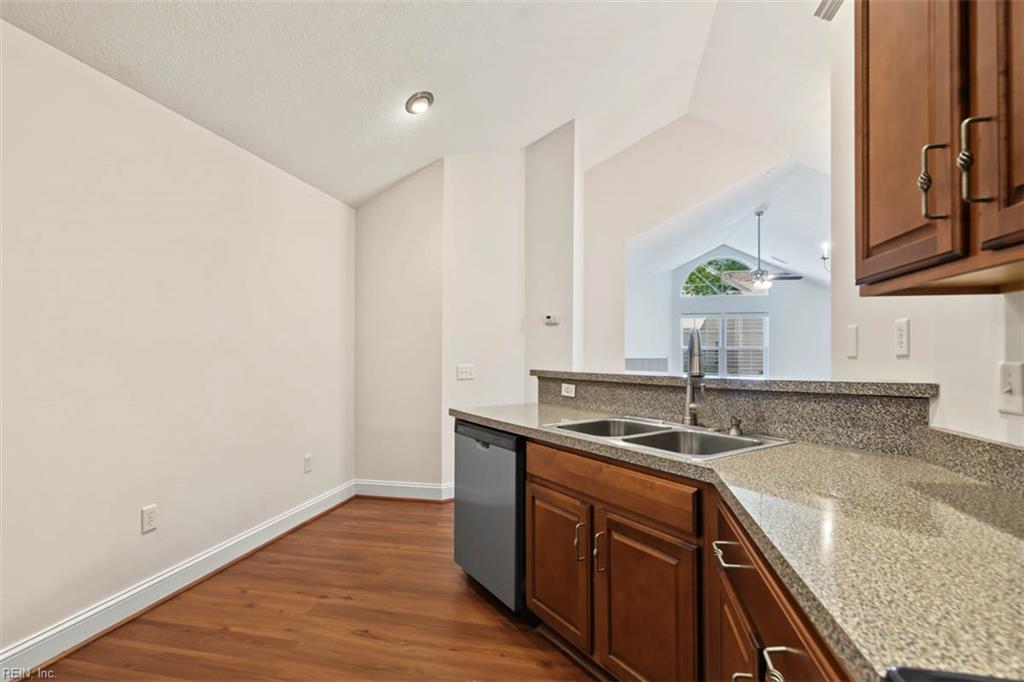4325 Creek Vw E Property Photo 19