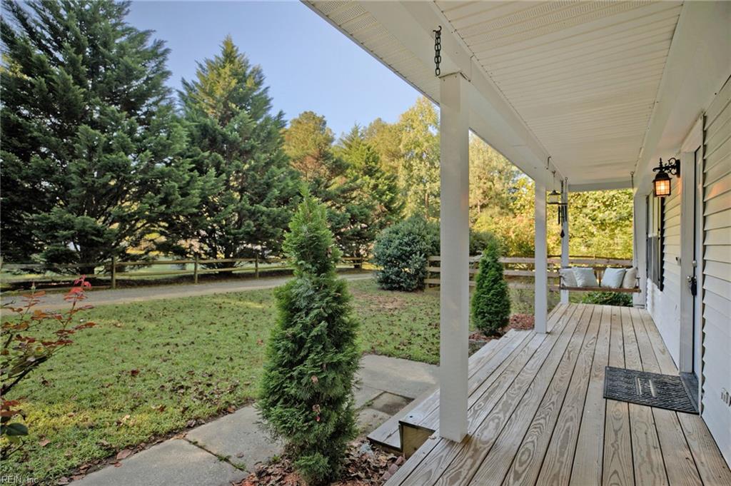 3931 Crosscreek Ln Property Photo 3