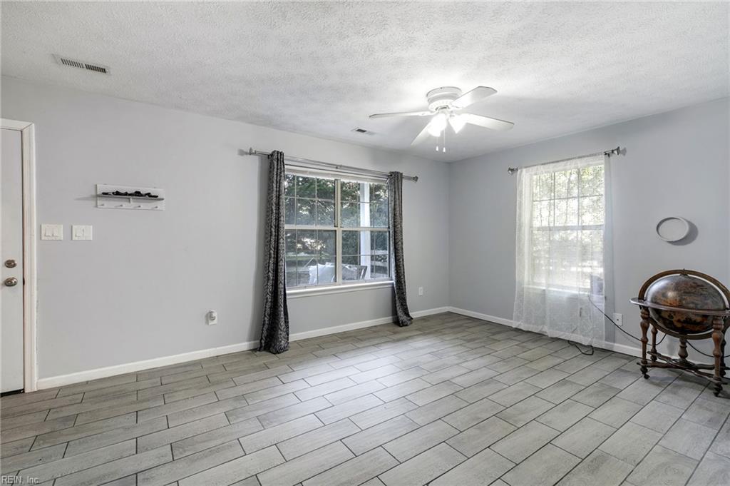 3931 Crosscreek Ln Property Photo 6