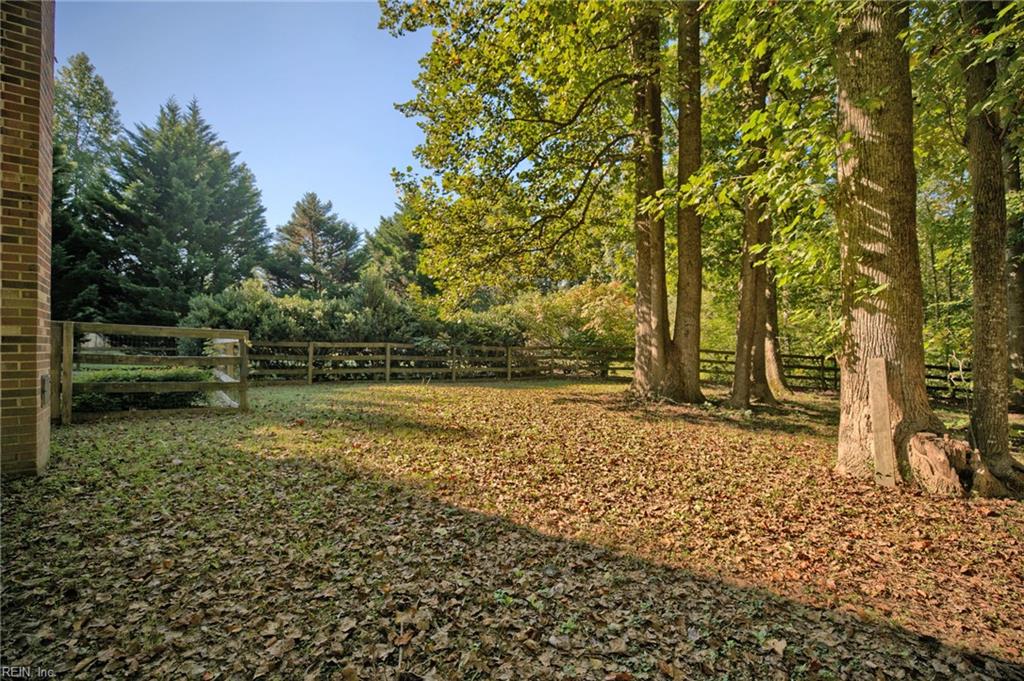 3931 Crosscreek Ln Property Photo 18