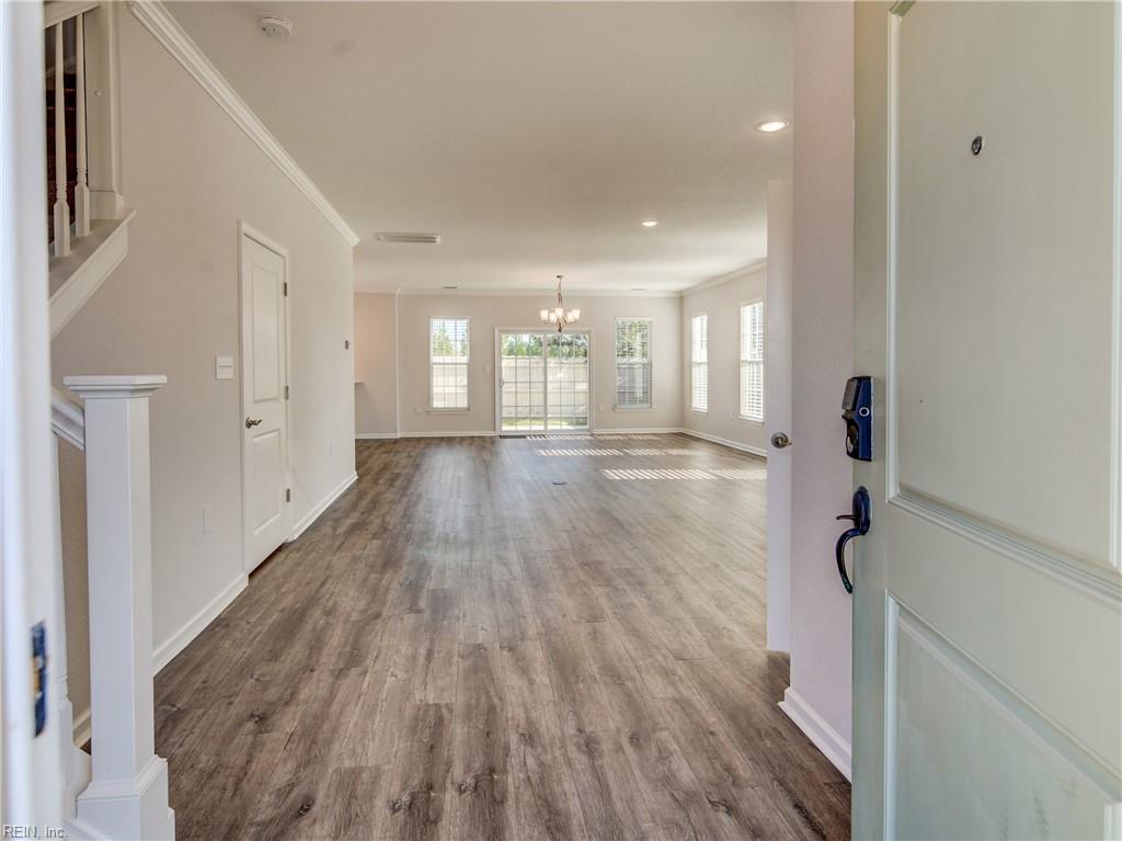 355 Middleton Way Property Photo 4