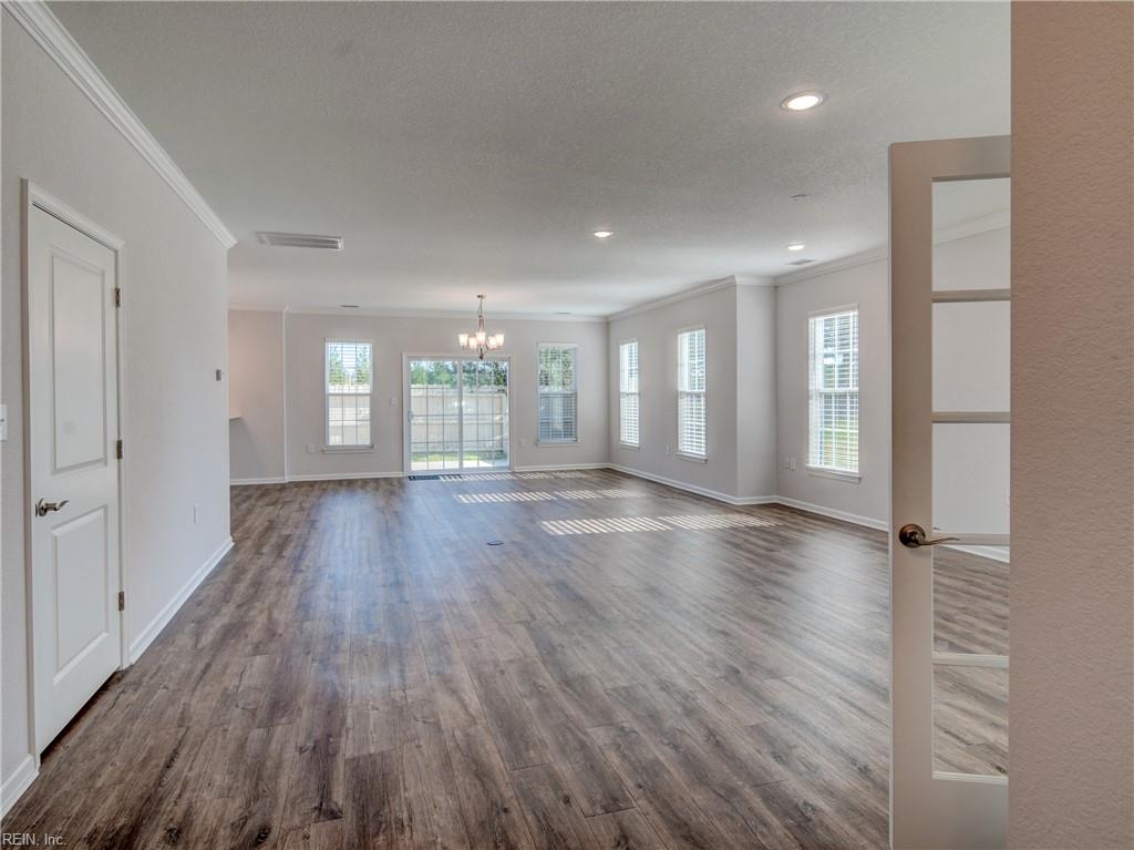 355 Middleton Way Property Photo 5
