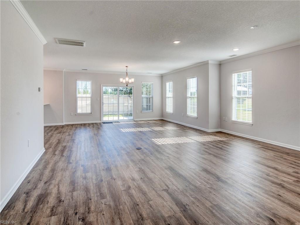 355 Middleton Way Property Photo 6