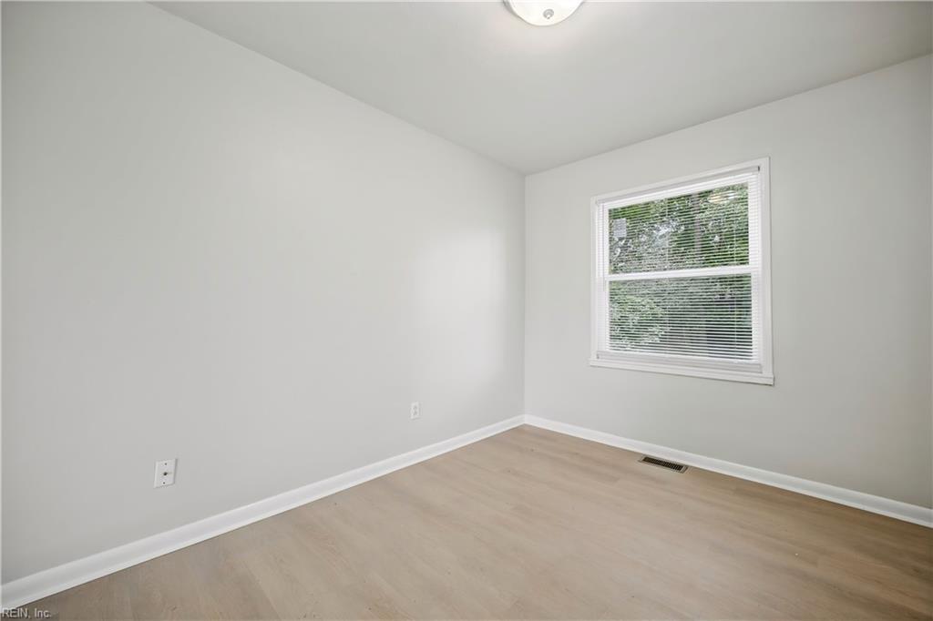 3421 W Weaver Rd Property Photo 9