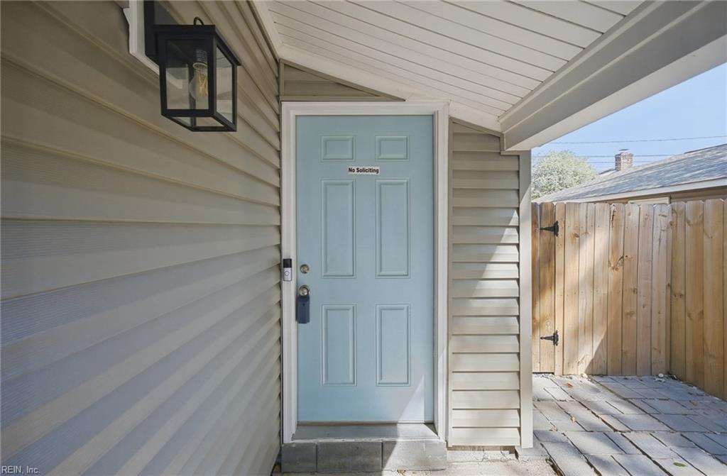 3516 Champlain Ln Property Photo 2