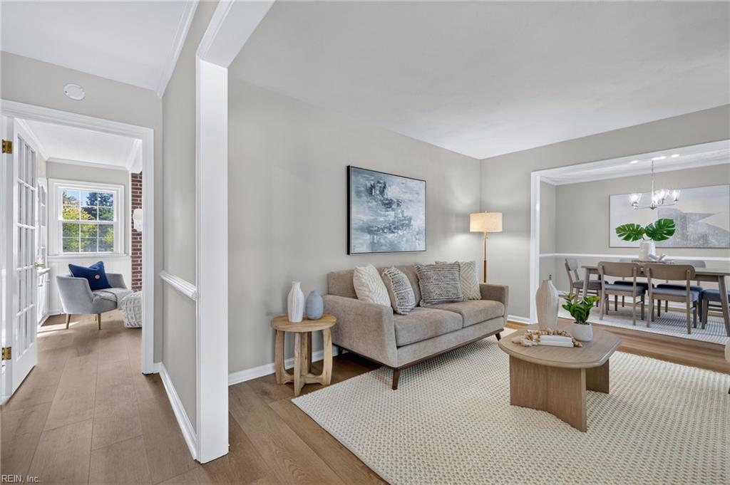 403 Caravelle Ct N Property Photo 4