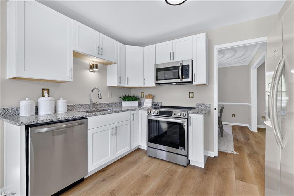 403 Caravelle Ct N Property Photo 10