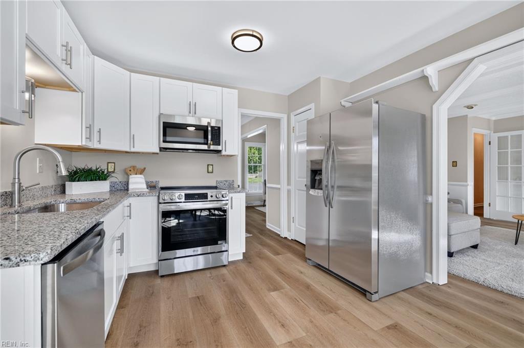 403 Caravelle Ct N Property Photo 11