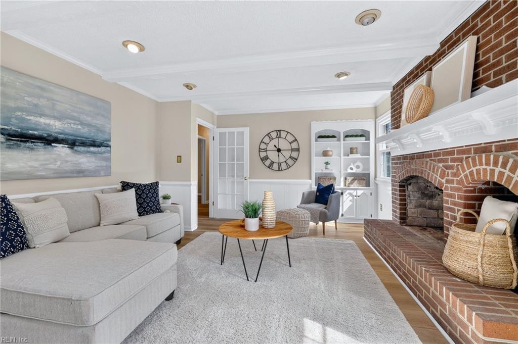 403 Caravelle Ct N Property Photo 13