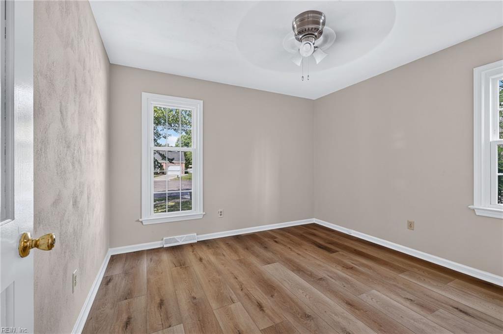 403 Caravelle Ct N Property Photo 23
