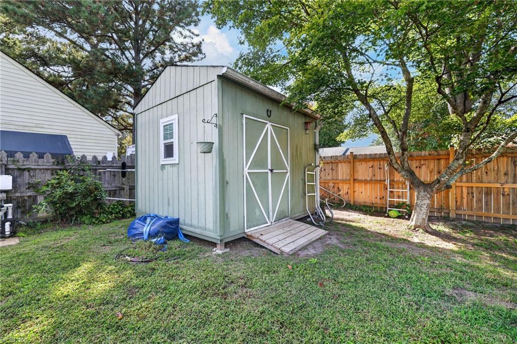 403 Caravelle Ct N Property Photo 35