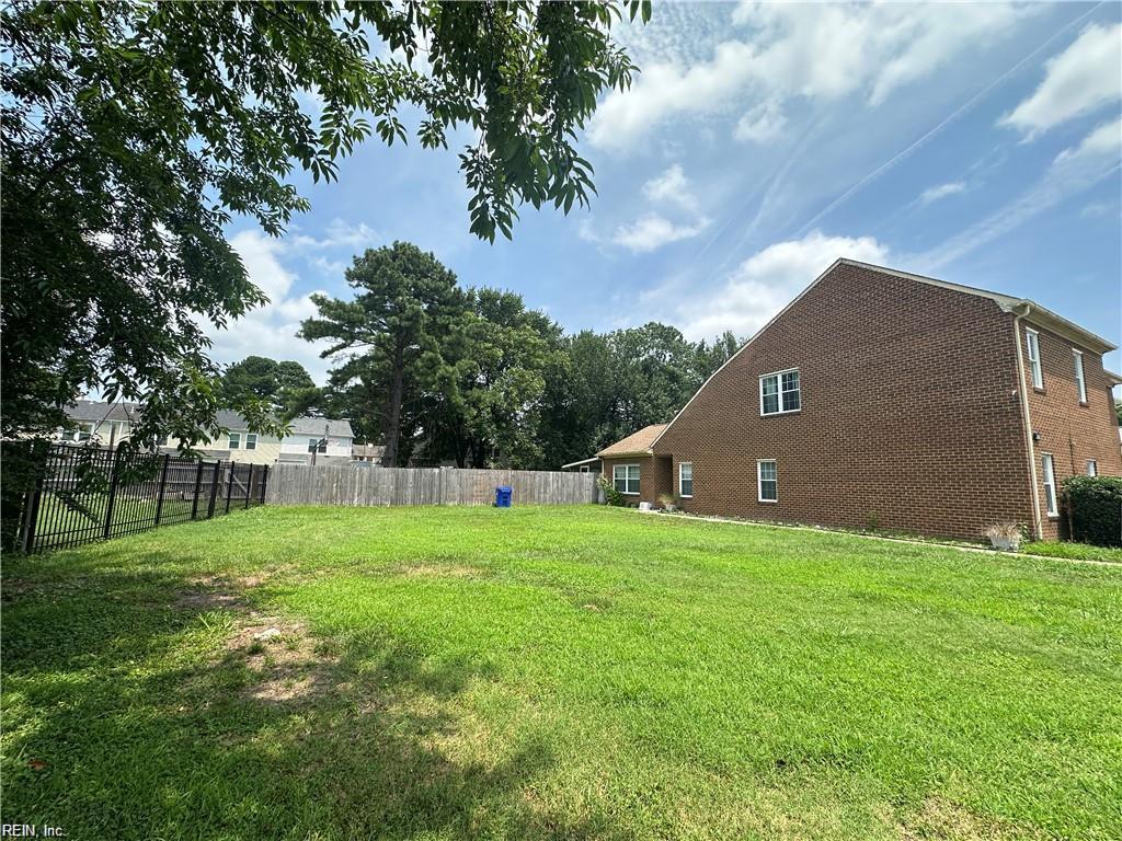 4447 Rivermill Ct Property Photo 2