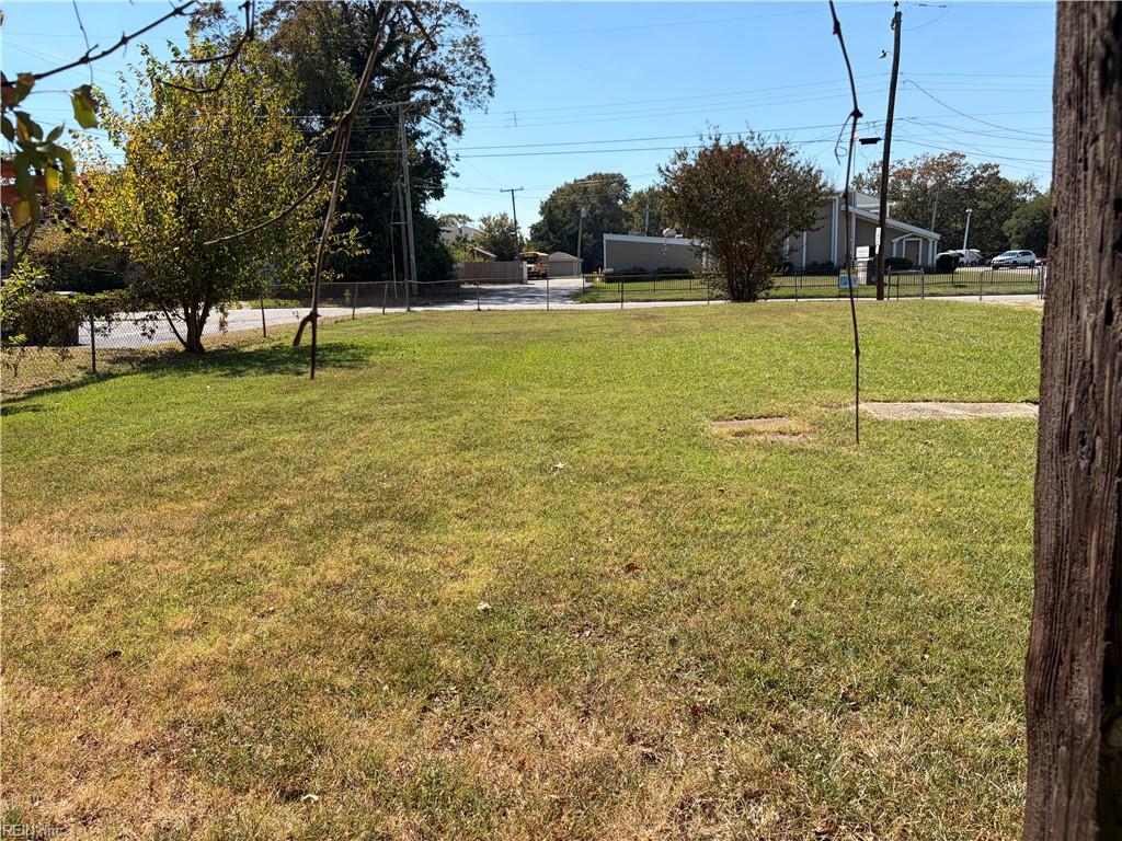 214 W Government Ave Property Photo 12