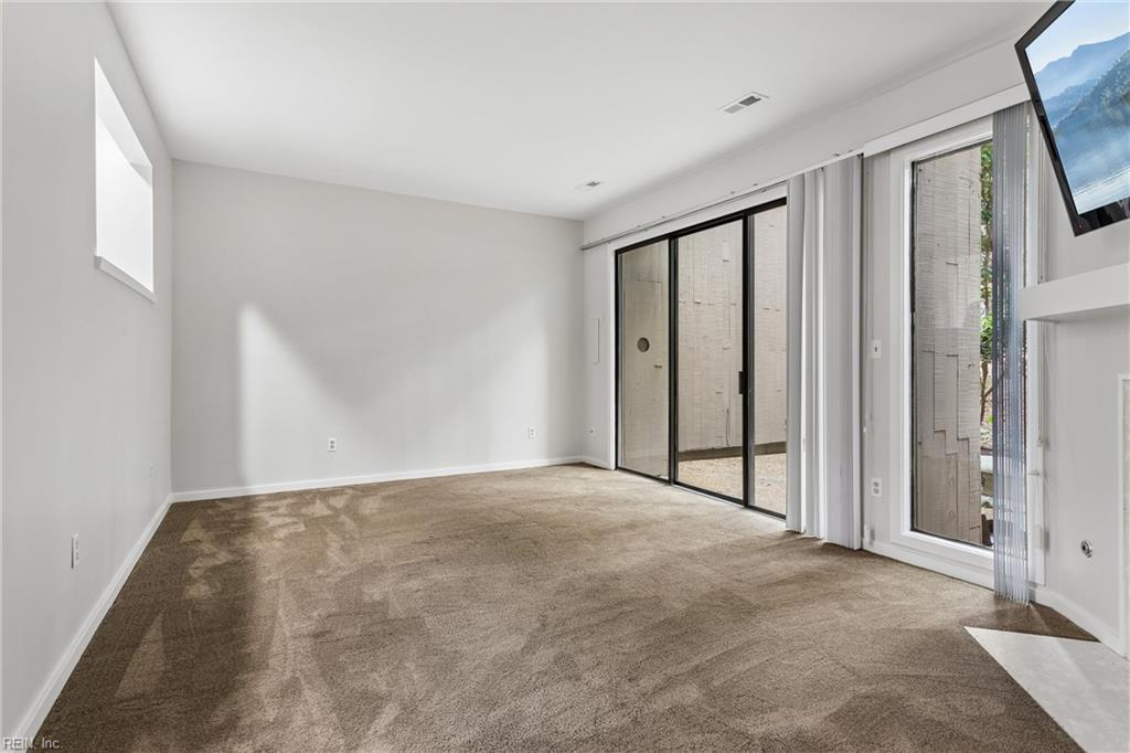 104 Harrops Gln Property Photo 16