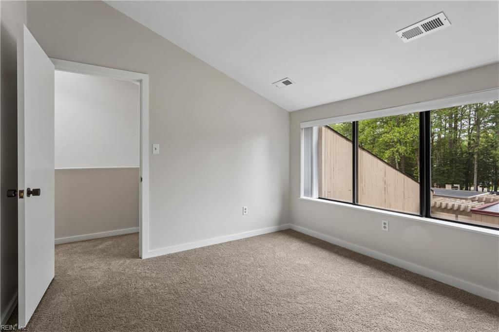 104 Harrops Gln Property Photo 28