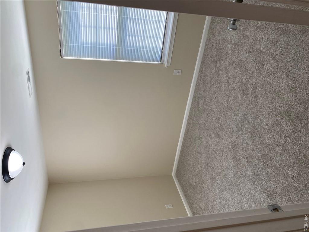 2500 Greenwood Dr Property Photo 17