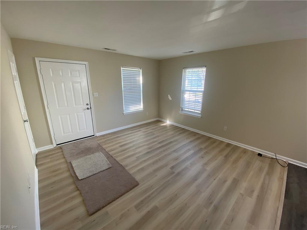 2500 Greenwood Dr Property Photo 25