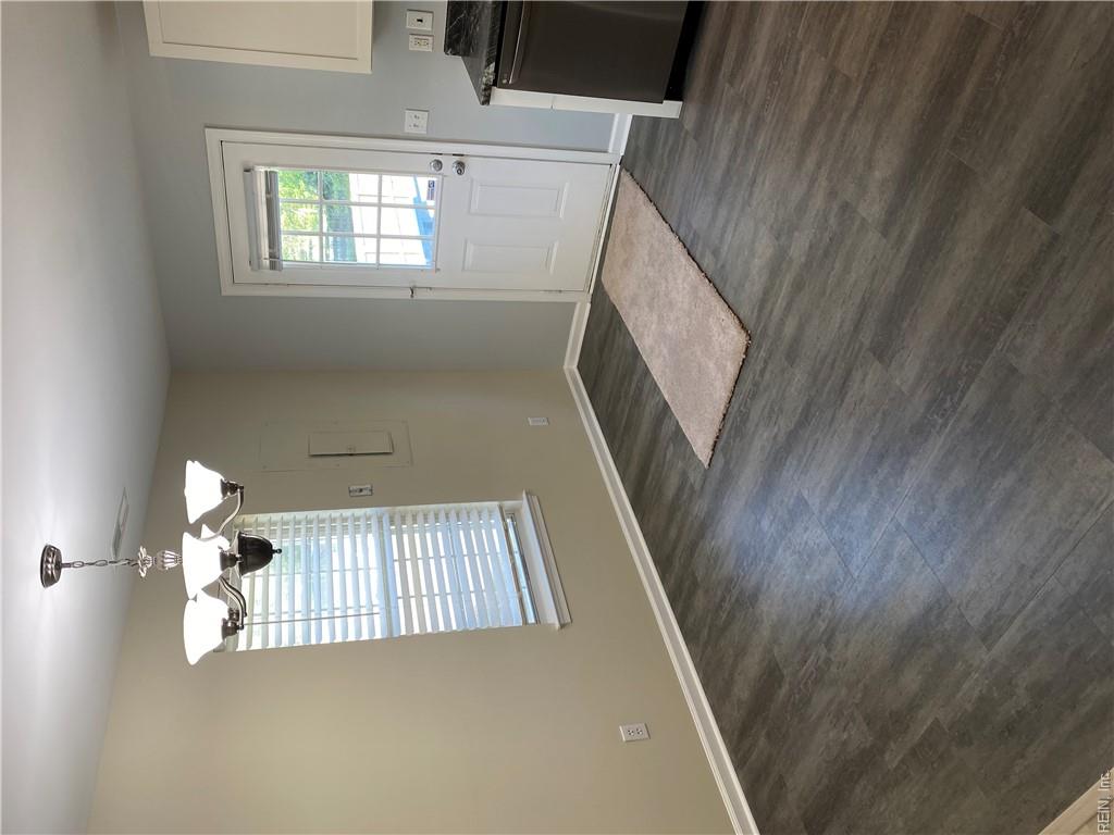 2500 Greenwood Dr Property Photo 26
