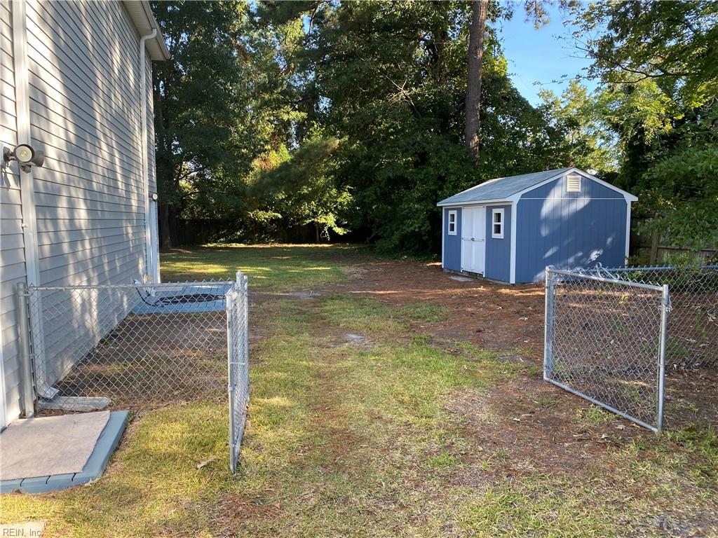 2500 Greenwood Dr Property Photo 29
