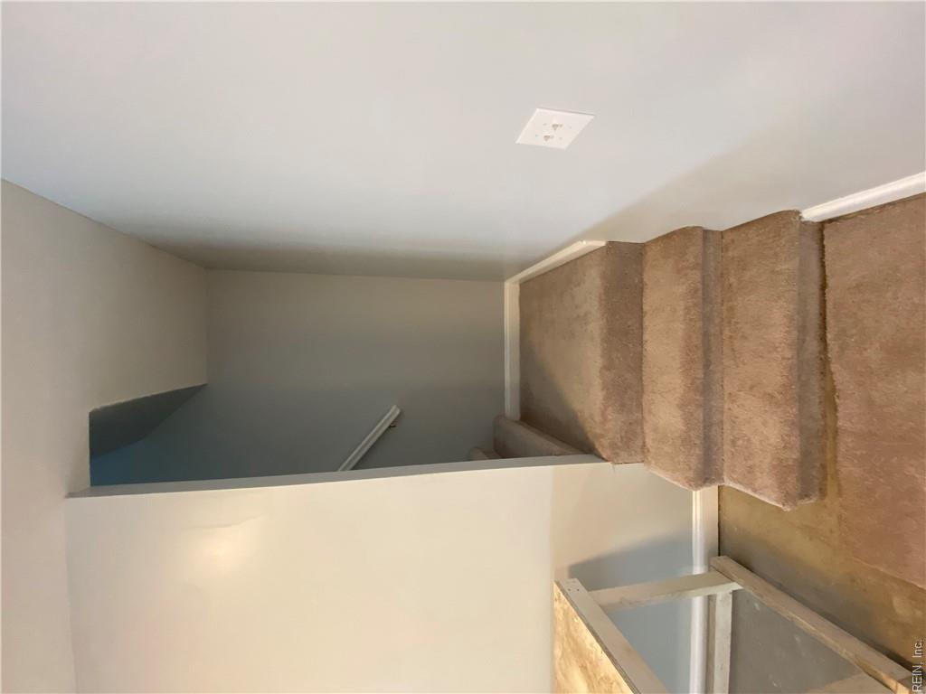 2500 Greenwood Dr Property Photo 35