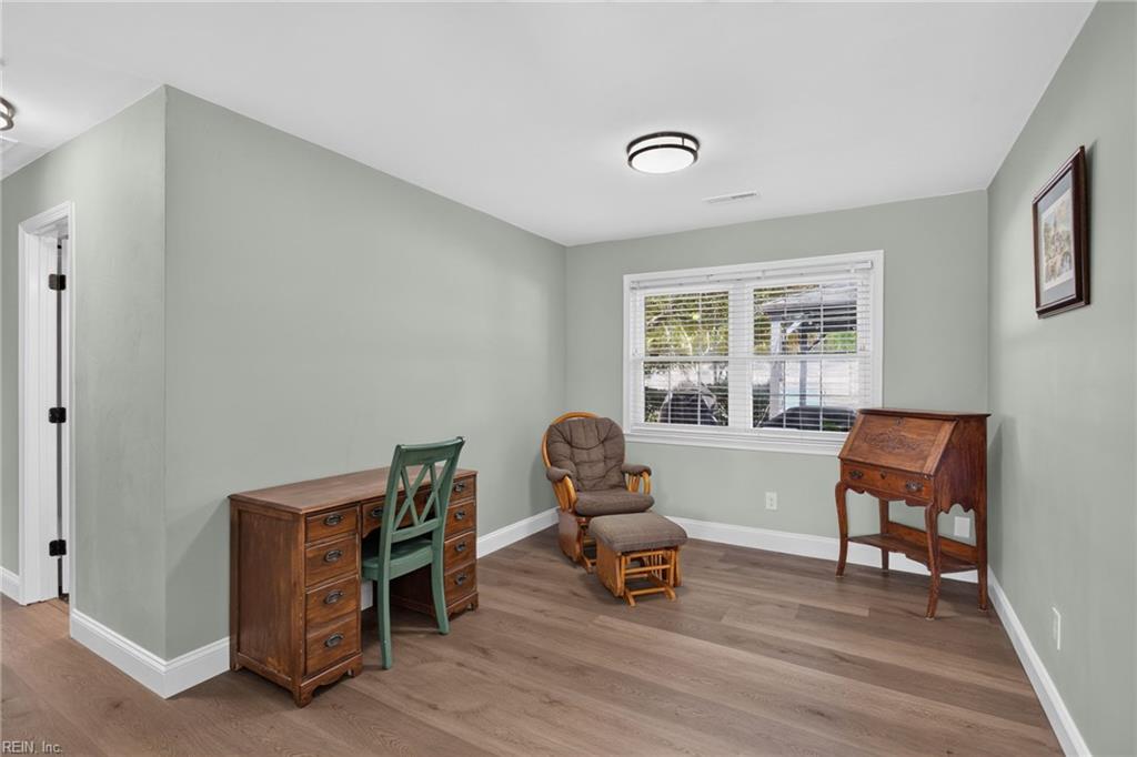 444 Beverly Pl Property Photo 9