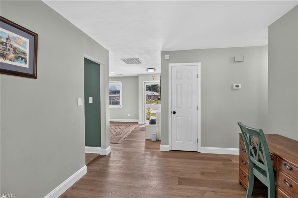 444 Beverly Pl Property Photo 11