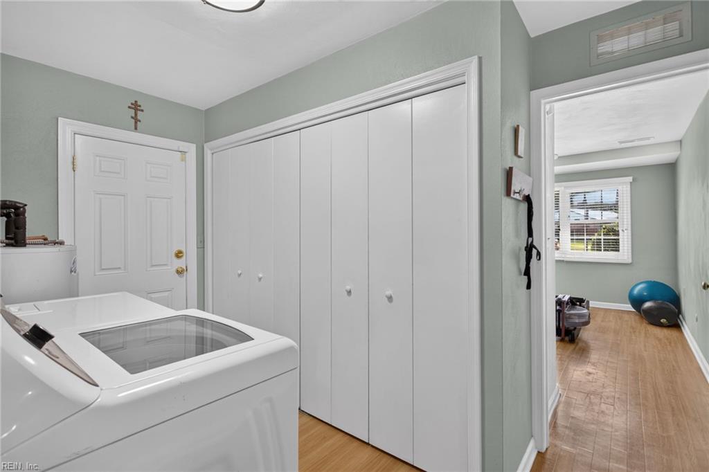 444 Beverly Pl Property Photo 18