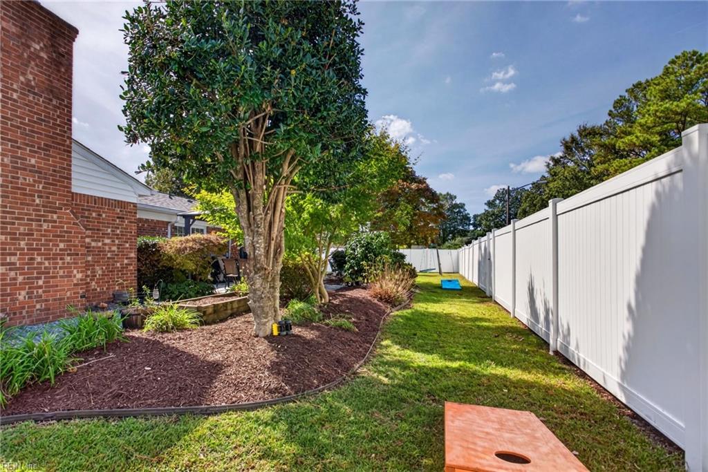 444 Beverly Pl Property Photo 31