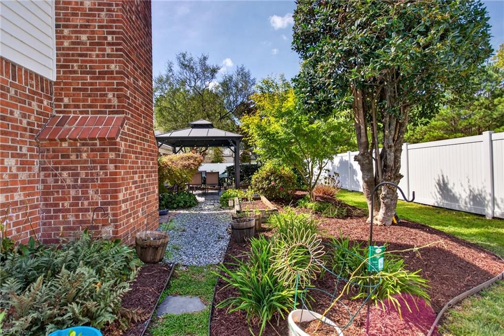 444 Beverly Pl Property Photo 35