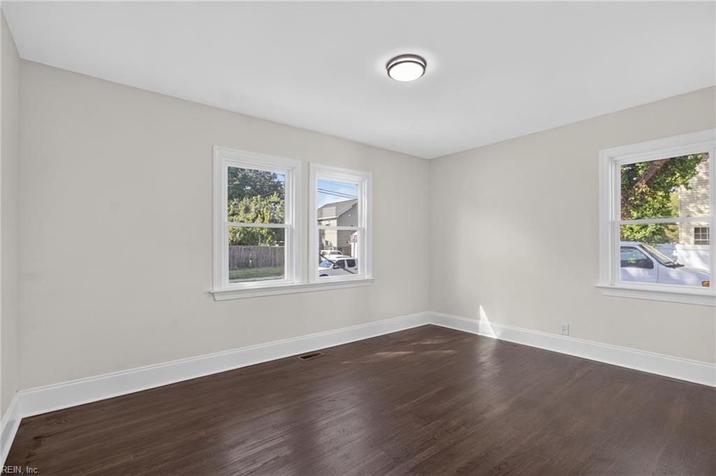 2801 Bapaume Ave Property Photo 17