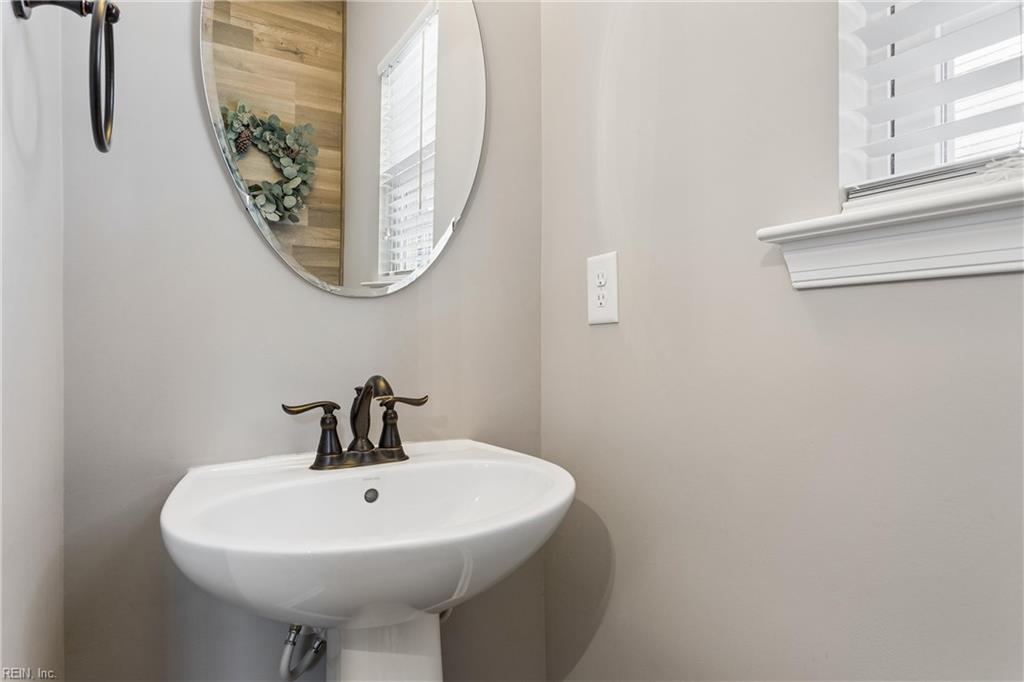 214 Bethune Dr Property Photo 16