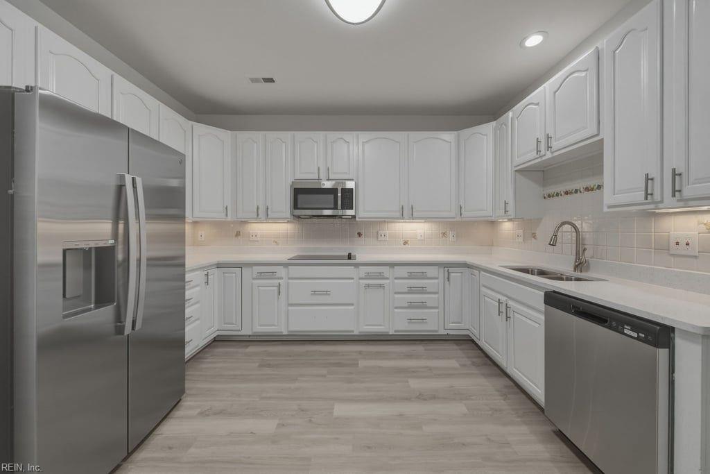 2820 Castling Xing Property Photo 6