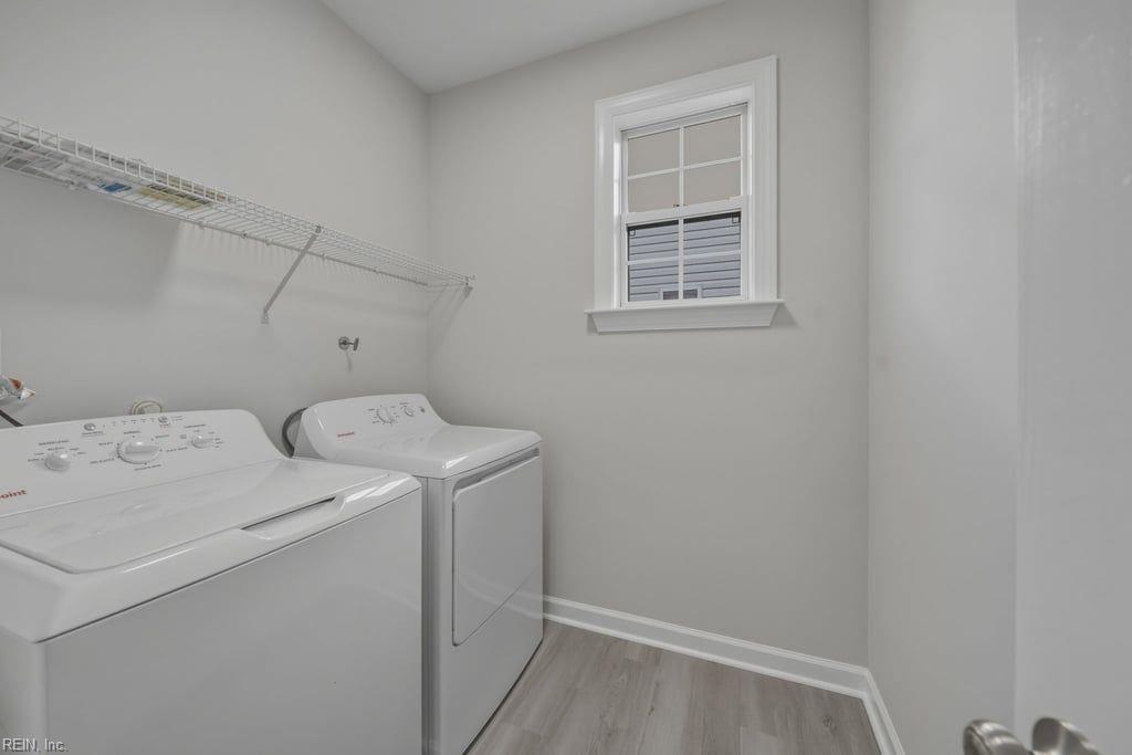 2820 Castling Xing Property Photo 27