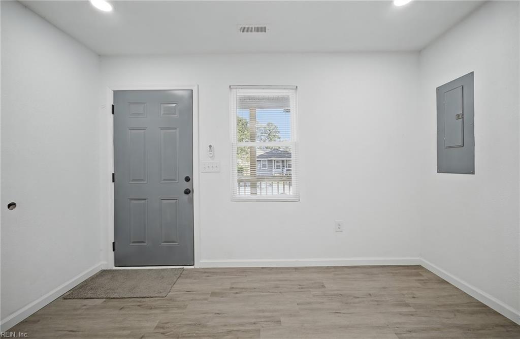 2120 Pearl St Property Photo 6