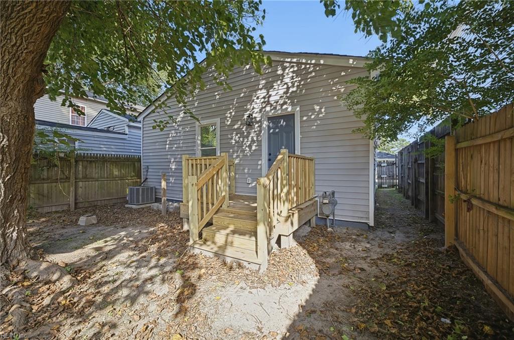 2120 Pearl St Property Photo 27