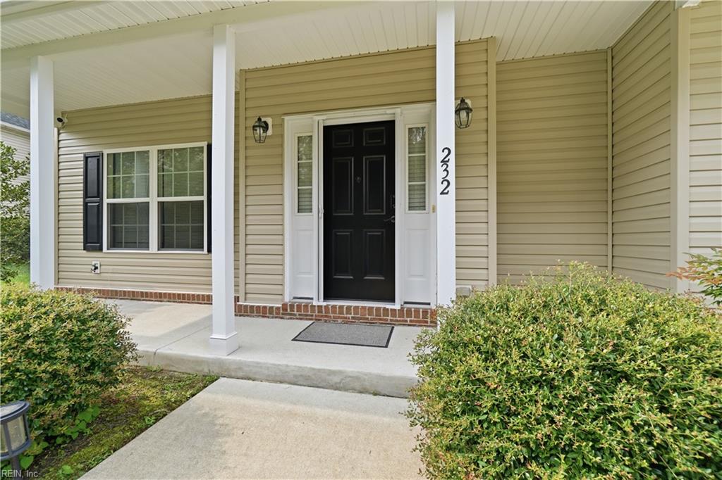 232 Wellington Cir Property Photo 4