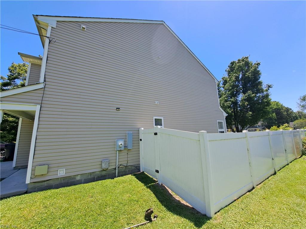 2223 Potters Rd Property Photo 2