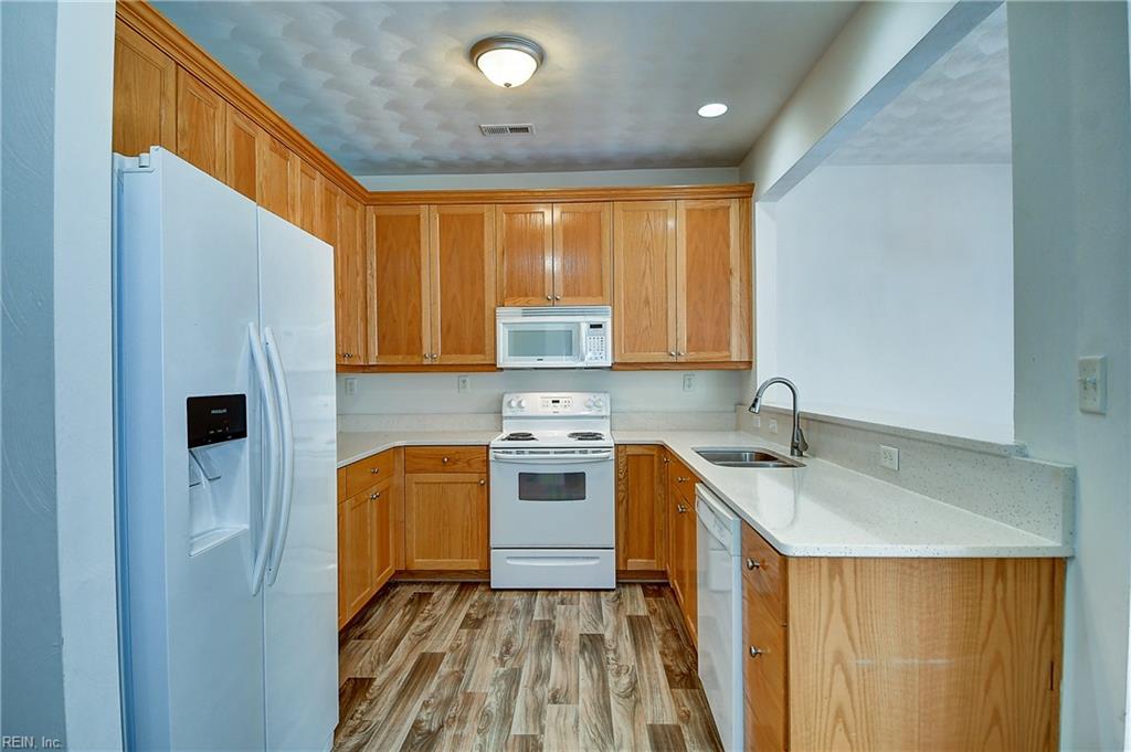 2223 Potters Rd Property Photo 2