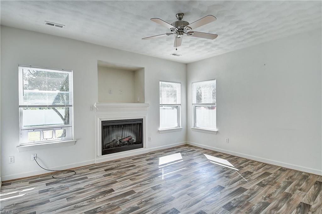 2223 Potters Rd Property Photo 4
