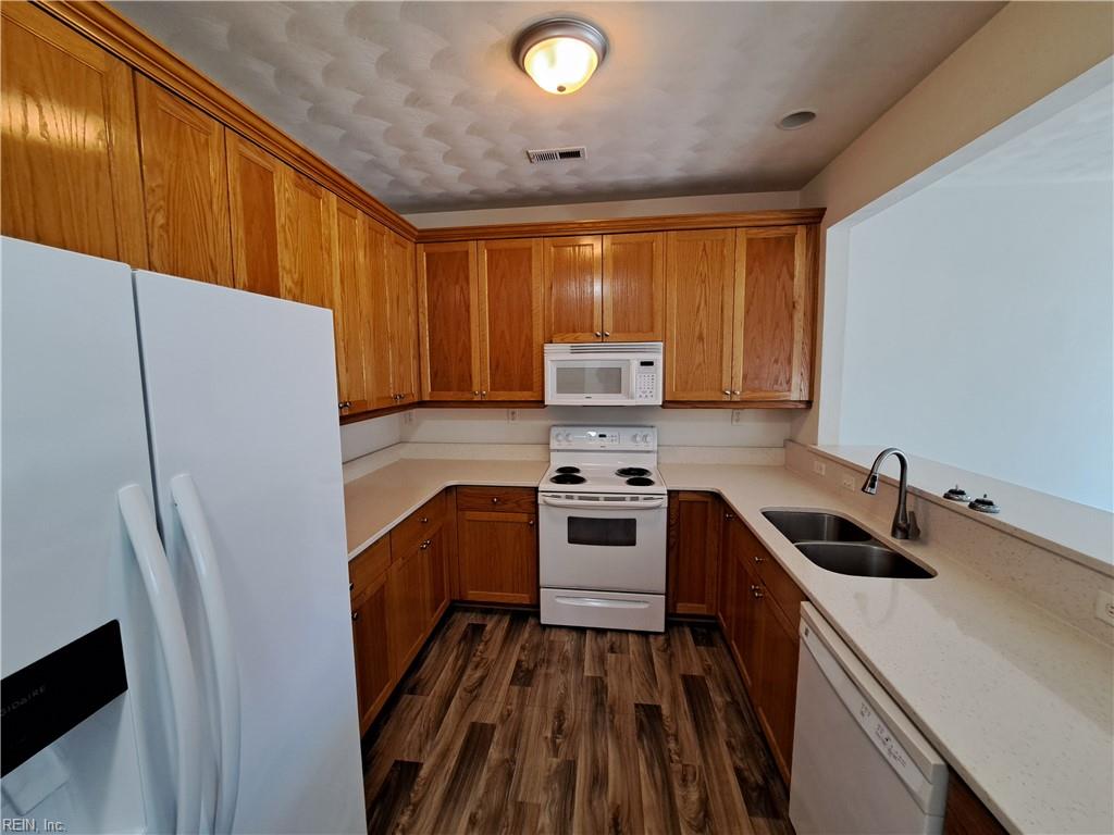 2223 Potters Rd Property Photo 7